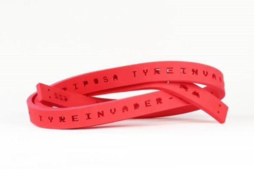 Protidefektová vložka pro bezdušové pneumatiky Tyreinvader